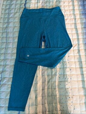 Sweaty Betty Buttery Soft 7/8 Teal High-Rise Patterned Leggings